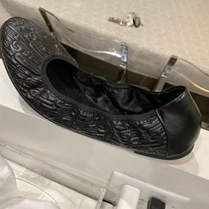 Black juicy couture ballet flats